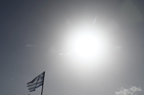 Παραμένουν οι υψηλές θερμοκρασίες την Παρασκευή ενώ επιστρέφει η αφρικανική σκόνη