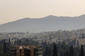 Η Αθήνα υπό την αφρικανική σκόνη