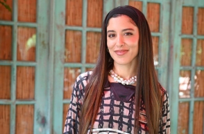 Η Μαρίνα Σάττι κοντινό πλάν 