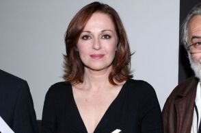 Κοραλία Καράντη: «Με φλερτάρουν νέοι άντρες στην ηλικία του γιου μου»