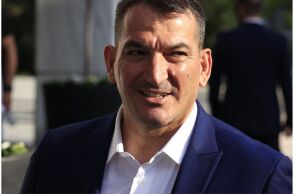 Πύρρος Δήμας: Απαντά πρώτη φορά για την αλλαγή του επιθέτου της κόρης του