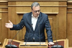 Φάμελλος: Άνοιξε μέτωπο με την κυβέρνηση για την οικονομία