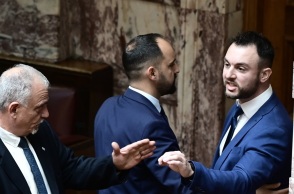 Ο Κωνσταντίνος Φλώρος στη Βουλή