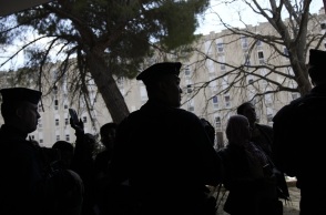 Δρακόντεια μέτρα στη Μασσαλία στην άφιξη της Ολυμπιακής Φλόγας - Επί ποδός 6.000 μέλη των δυνάμεων της τάξης