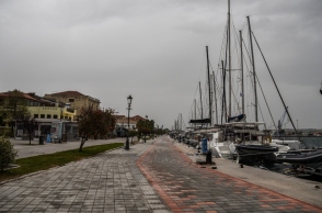 δρομος, βαρκες, σπιτια