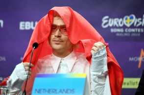 ανδρας, μικροφωνο