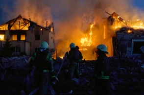 πυροσβεστες, φωτια, σπιτια