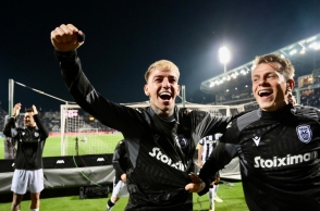 O ΠΑΟΚ κέρδισε τον «κουρασμένο» Ολυμπιακό 2-0 και βγήκε μπροστά για τον τίτλο