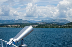 θαλασσα, βουνα, ουρανος, συννεφα, κυαλια, καραβι