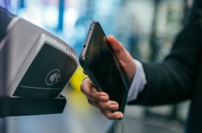 χερι κραταει κινητο