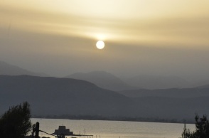 Συνεχίζει την επέλασή της η αφρικανική σκόνη - Νέα άνοδο θα σημειώσει η θερμοκρασία την Κυριακή 