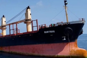 Ελληνόκτητο πλοίο χτυπήθηκε από τους Χούθι στην Ερυθρά Θάλασσα 