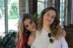 Η κόρη του Έλβις Πρίσλεϊ, Λίζα Μαρί Πρίσλεϊ με την εγγονή του, Ντανιέλ Ρίλεϊ Κεφ