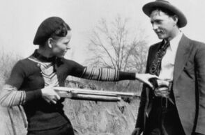 Σαν σήμερα, αστυνομική έστησαν ενέδρα και σκότωσαν το περιβόητο ζευγάρι Μπόνι και Κλάιντ