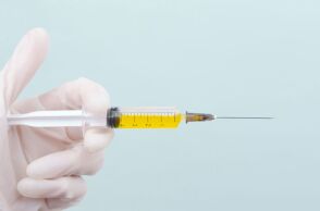 Δοκιμές για το εξατομικευμένο αντικαρκινικό εμβόλιο στη Βρετανία