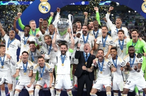 ποδοσφαιριστες πανυγηριζουν