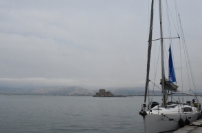 θαλασσα, βουνα, ουρανος, συννεφα, καραβι