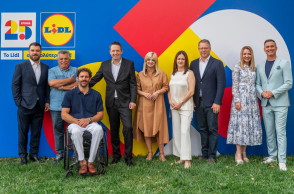 Ιωάννης Καρανάτσιος, Λευτέρης Λαζάρου, Αντώνης Τσαπατάκης, Martin Brandenburger, Νικολέττα Κολομπούρδα, Αφροδίτη Πάμπα, Joachim Grabert, Βασιλική Αδαμίδου, Γιώργος Καπουτσίδης