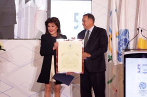 Η κ. Γιάννα Αγγελοπούλου-Δασκαλάκη τιμήθηκε με το Βραβείο της Ολυμπιακής Δάφνης