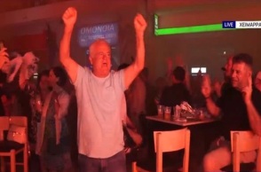 Ευρωεκλογές 2024: Πανηγυρισμοί και πυροτεχνήματα στην Χειμάρρα για την εκλογή του Μπελέρη στην Ευρωβουλή