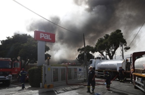 πυροσβεστες, φωτια, εργοστασιο