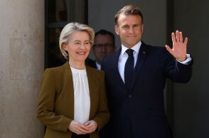 Mακρόν: Συνάντηση της φον ντερ Λάιεν με τον Γάλλο πρόεδρο