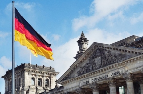 Το γερμανικο κοινοβουλιο  σημαια