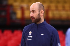 Ο γιος του Βασίλη Σπανούλη δε σταματάει να ευστοχεί σε τρίποντα στην προπόνηση της Εθνικής (video)