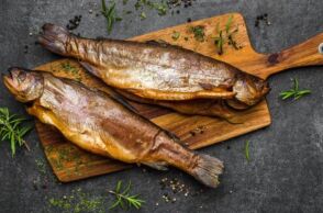 ΕΦΕΤ: Ανάκληση παρτίδας καπνιστής πέστροφας με παθογόνο μικροοργανισμό