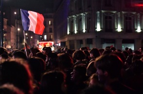 Πώς σχολιάζει ο γαλλικός και διεθνής Τύπος τον πρώτο γύρο των βουλευτικών εκλογών στη Γαλλία 