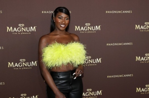 Η τραγουδίστρια Αγιά Νακαμουρά