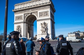 αστυνομικοι, κοσμος, αψιδα θριαμβου