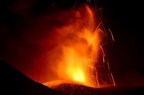 Ξύπνησε η Αίτνα στην Ιταλία 