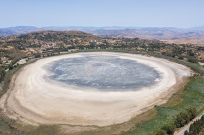Στέρεψε λίμνη Περγούζα στη Σικελία - Φιλοξενούσε χιλιάδες είδη ζώων