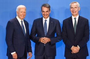 Ο Κυριάκος Μητσοτάκης εν μέσω Τζο Μπάιντεν και Γενς Στόλτενμπεργκ