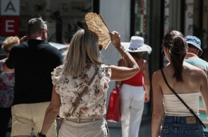 Καύσωνας: Μέτρα προστασίας για τους δημοσίους υπαλλήλους ενεργοποιεί το υπουργείο Εσωτερικών 