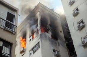 φλεγομενο κτηριο