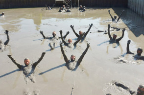Λασπόλουτρο στις Κρηνίδες
