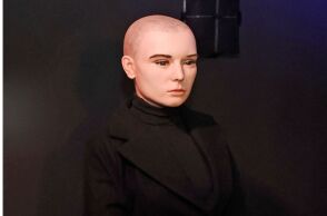 Σινέντ Ο' Κόνορ: Το κέρινο ομοίωμα της αποσύρθηκε από το μουσείο του Δουβλίνου μετά από αντιδράσεις