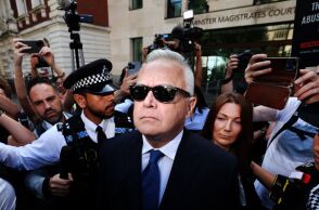 Χιου Έντουαρντς: Το BBC αφαίρεσε επεισόδιο της σειράς «Doctor Who» με τον πρώην παρουσιαστή που δήλωσε ένοχος για κατηγορίες εικόνων παιδικής πορνογραφίας.