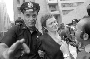 Σαν σήμερα: Οι παράτολμοι περίπατοι του Philippe Petit