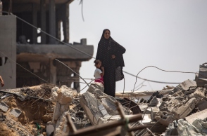 κατοικοι Γαζας σε ερείπια