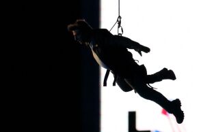 Tομ Κρουζ: Από το Παρίσι η αποστολή για τους Ολυμπιακούς Αγώνες μεταφέρθηκε στο Χόλιγουντ