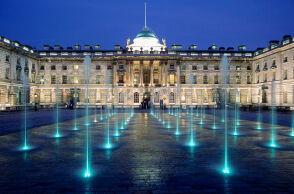 Somerset House: Η ιστορία του εμβληματικού κτιρίου του Λονδίνου  