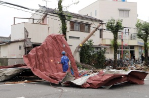 Η Ιαπωνία χτυπήθηκε από έναν από τους ισχυρότερους τυφώνες των τελευταίων δεκαετιών 