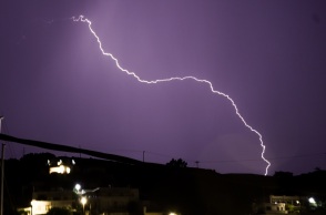 Καιρός: Προελαύνει η «ψυχρή λίμνη» με βροχές και καταιγίδες - Πότε θα επηρεαστεί η Αττική 