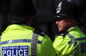 βρετανοι αστυνομικοι