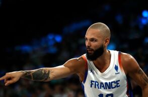 Εβάν Φουρνιέ: Ο Ολυμπιακός προαναγγέλλει την μεταγραφή με Simpsons