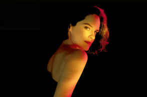 Νοεμί Μερλάν: Η νέα Εμμανουέλα 50 χρόνια μετά