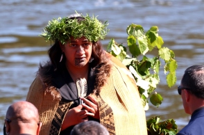 Η Βασίλισσα των Μαορί η Nga Wai Hono i te po Paki